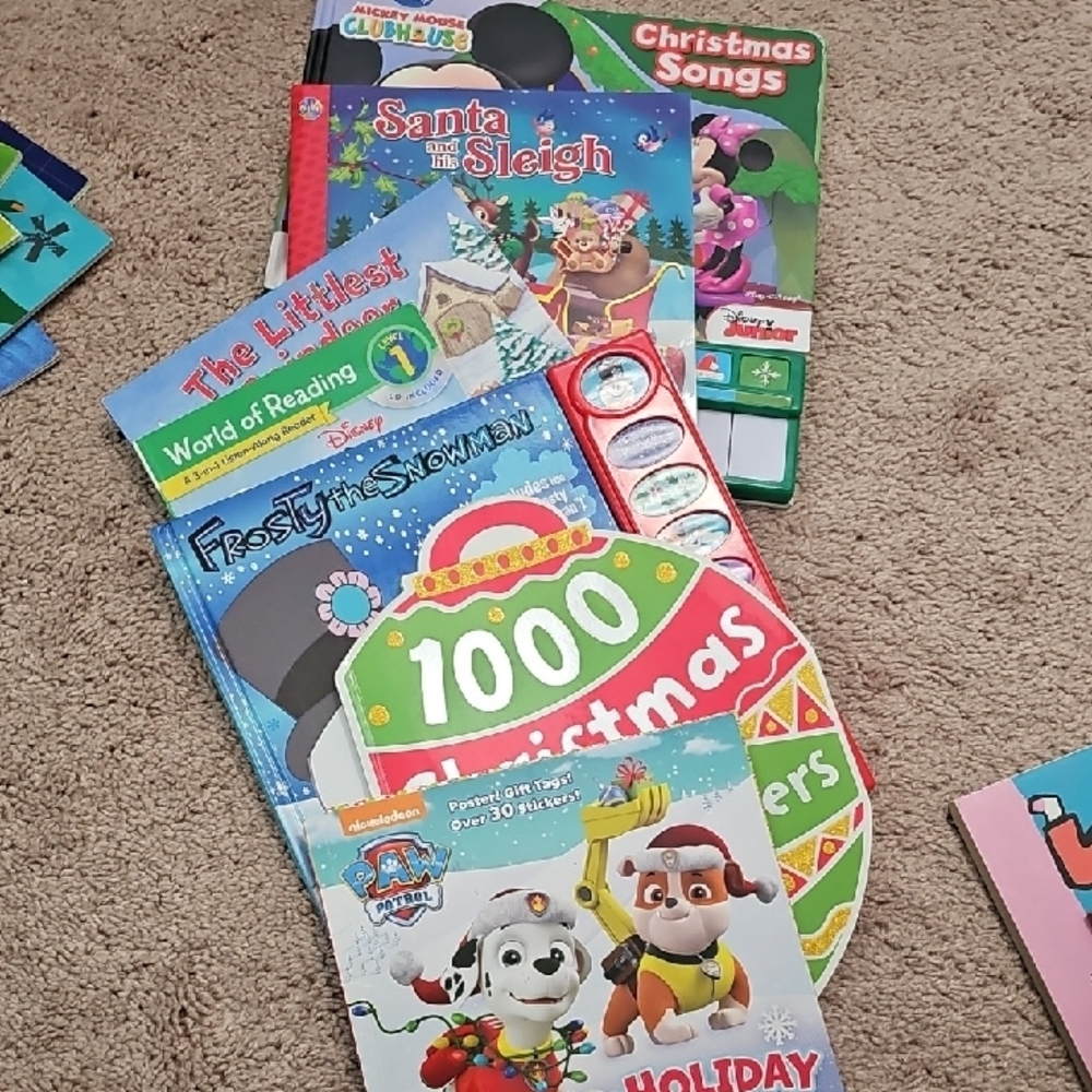 $8 LOWER PRICE IN BUNDLE Disney Holiday Storybook Set christmas Books